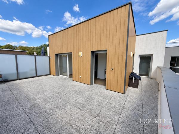 APPARTEMENT 4 PIÈCES AU DERNIER ÉTAGE – GRANDE TERRASSE – 3 CHAMBRES – 2 PARKINGS