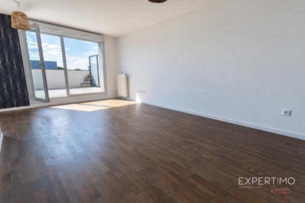APPARTEMENT 4 PIÈCES AU DERNIER ÉTAGE – GRANDE TERRASSE – 3 CHAMBRES – 2 PARKINGS
