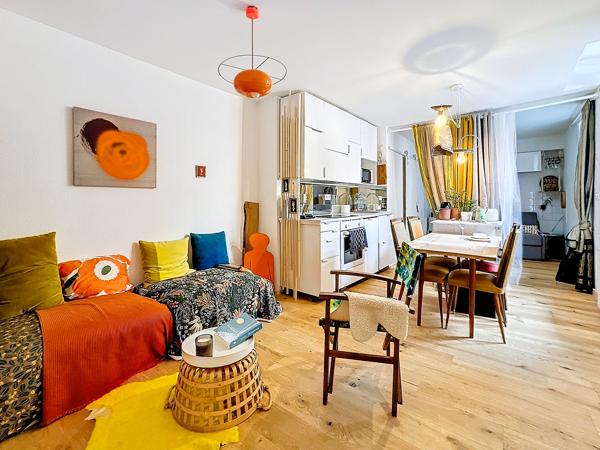 VIENNE CENTRE HISTORIQUE – DUPLEX ATYPIQUE ENTIÈREMENT MEUBLÉ – RÉNOVÉ