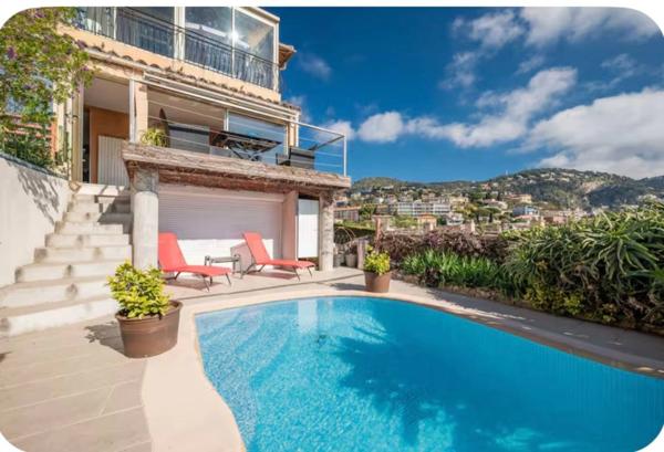 Appartement bas de villa  à vendre 4 pièces VILLEFRANCHE SUR MER (06)vue exceptionnelle piscine privée jardin terrasse garage