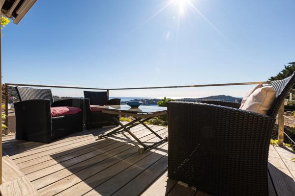 Appartement bas de villa  à vendre 4 pièces VILLEFRANCHE SUR MER (06)vue exceptionnelle piscine privée jardin terrasse garage