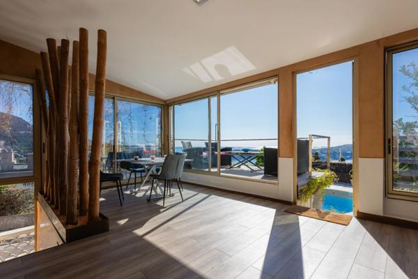 Appartement bas de villa  à vendre 4 pièces VILLEFRANCHE SUR MER (06)vue exceptionnelle piscine privée jardin terrasse garage