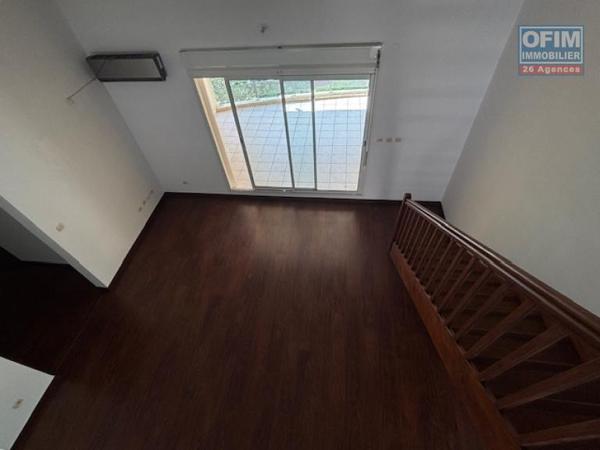 A vendre bel appartement T4/5 duplex à La rivière des pluies à STE MARIE.