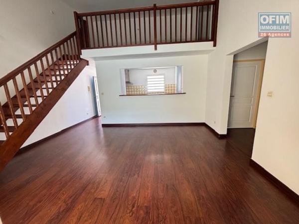 A vendre bel appartement T4/5 duplex à La rivière des pluies à STE MARIE.