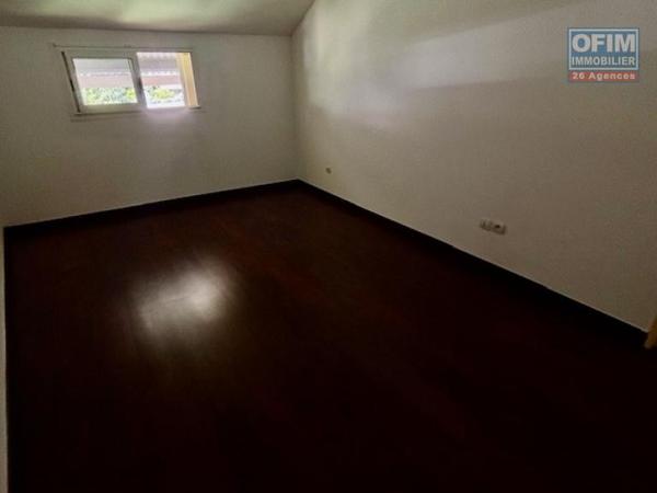 A vendre bel appartement T4/5 duplex à La rivière des pluies à STE MARIE.