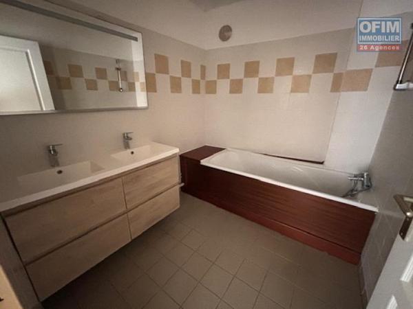 A vendre bel appartement T4/5 duplex à La rivière des pluies à STE MARIE.