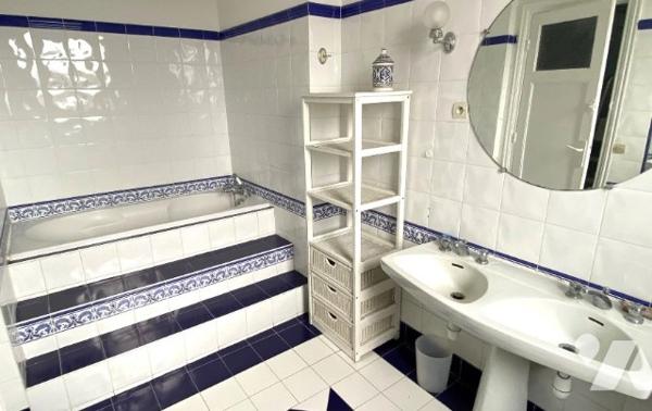 MARCQ EN BAROEUL - APPARTEMENT - 2 CHAMBRES - GARAGE