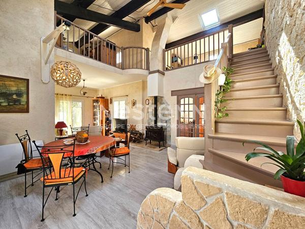 Maison La Moutonne 5 pièces - 183 m² -secteur calme et recherché, Piscine, Garage.