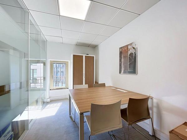 Bureaux à louer à PARIS 75009