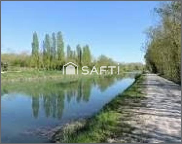 jolie terrain avec chalet