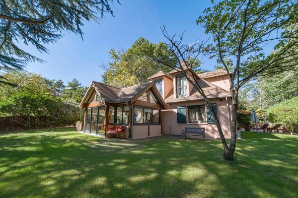 Maison de charme au coeur du Parc terrain 230 m2 terrain 1100 m2