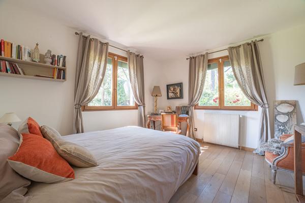 Maison de charme au coeur du Parc terrain 230 m2 terrain 1100 m2