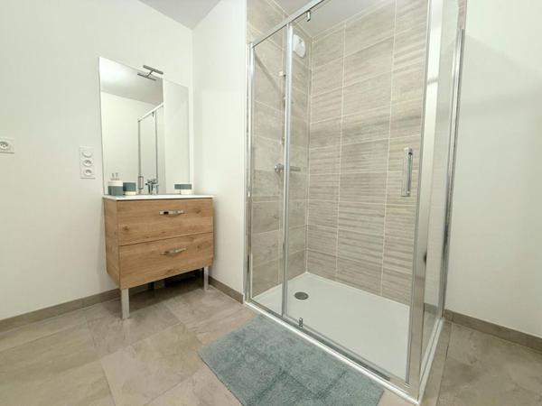 Appartement - Rennes - 3 pièces - 58.8 m2 + Parking + Loggia - Quartier Jeanne d'Arc