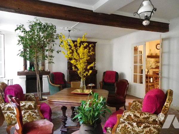 Maison de ville de charme de 5 chambres avec cour intérieure et préau