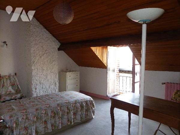 Maison de ville de charme de 5 chambres avec cour intérieure et préau