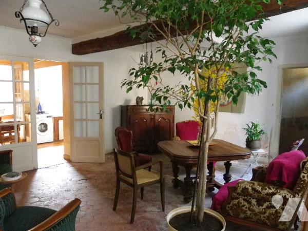 Maison de ville de charme de 5 chambres avec cour intérieure et préau