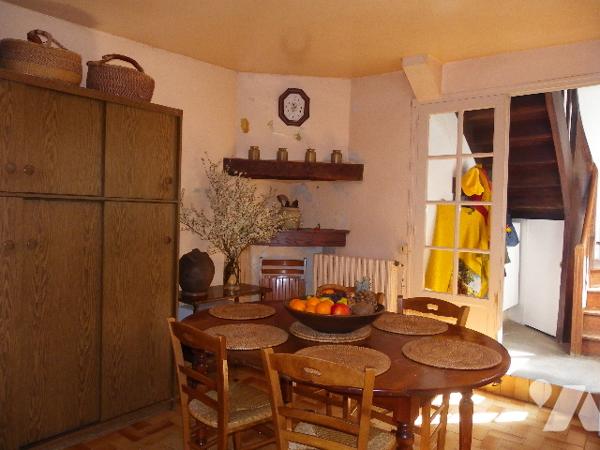 Maison de ville de charme de 5 chambres avec cour intérieure et préau