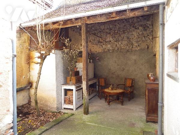 Maison de ville de charme de 5 chambres avec cour intérieure et préau