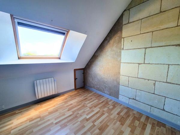 Maison de maître avec dépendances et troglodytes.