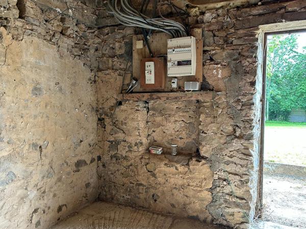 maison en pierre avec terrain
