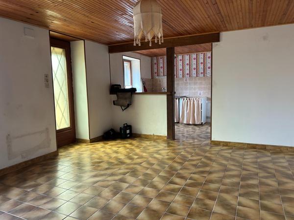 maison en pierre avec terrain