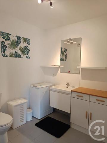 Appartement T2 à vendre  2 pièces - 35,73 m 2   ST JEAN DE LA RUELLE  - 45