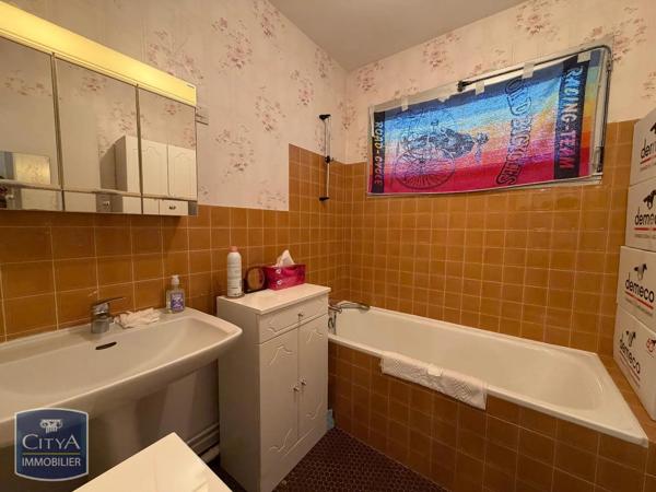 Appartement à louer 3 pièces 65.2m² Châteauroux (36000)