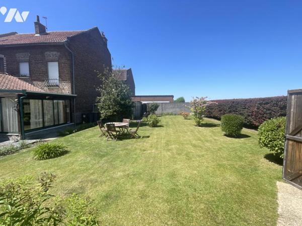 Maison 1930 avec grand jardin sans vis-à-vis, garage et potentiel 4 chambres 