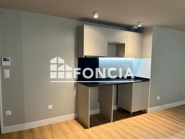 Location Studio 38.63 m² - 41 RUE FOURLERIE Blois 41000