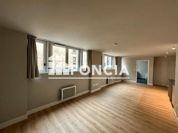 Location Studio 38.63 m² - 41 RUE FOURLERIE Blois 41000