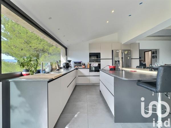 Maison 4 pièces de 110 m² à Le Beausset (83330)