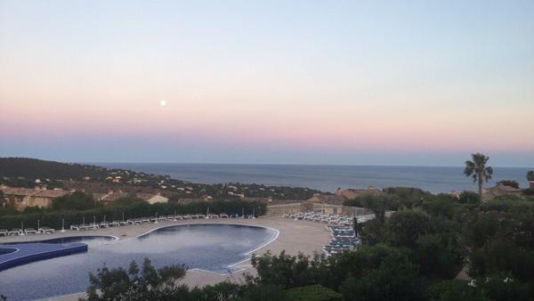 Les Issambres , Charmant T3 en rez-de-jardin avec terrasse et jardin privatif