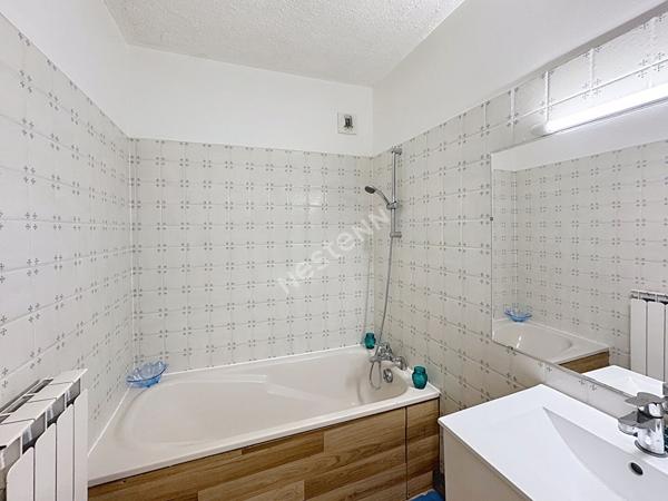 La Seyne-Sur-Mer - Tamaris Appartement de 4 pièces de 79 m² avec Terrasse, Jardin + Garage