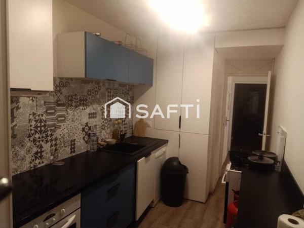 appartement avec belle surface , 3 CHAMBRES , clair et au calme .