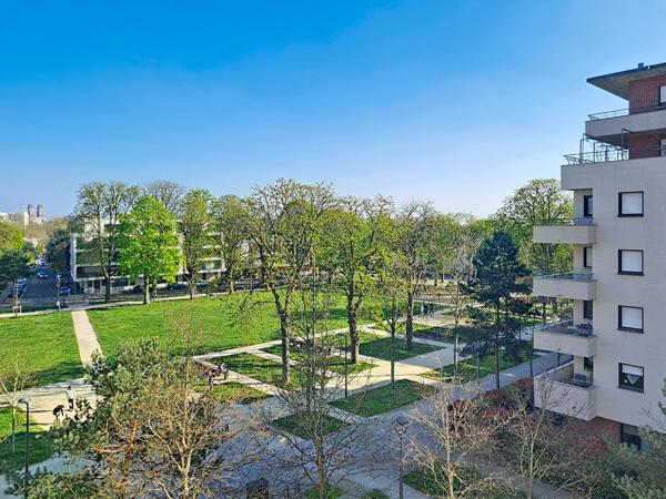 Orléans - Appartement T3 avec ascenseur, balcon et parking