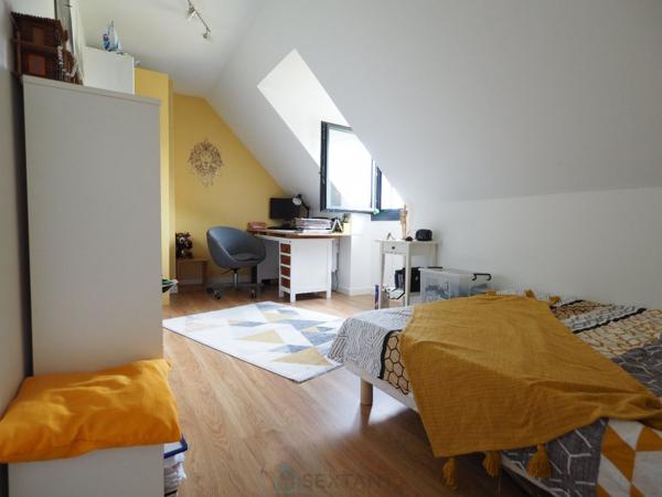 Agréable contemporaine 4 chambres sur terrain 1 415 m²