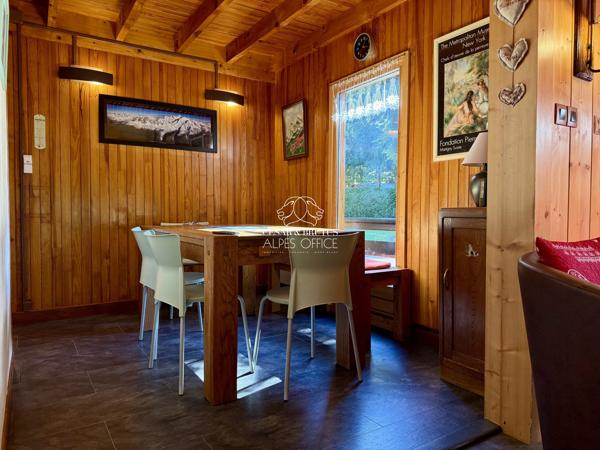Chamonix-Mont-Blanc – Chalet 3 pièces, 2 chambres – 61 m² – Terrain de 1140 m² – Terrasse, caves et grenier