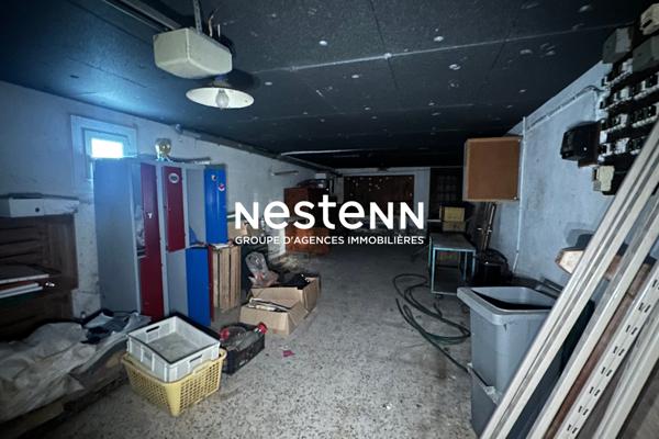 Vénissieux Limite Corbas: maison individuelle frot potentiel 1000m2 terrain sans vis à vis piscinable