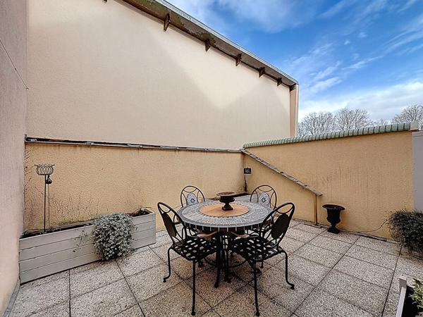 Maison de ville à Meaux dans le centre vllle - 3 chambres -120 m2 - 5 minutes à pieds de la gare - quartier du marché - 3 terrasses - cellier et garage fermé