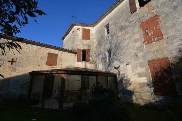 Maison à vendre 6 pièces HIERSAC (16) Rénovation à prévoir