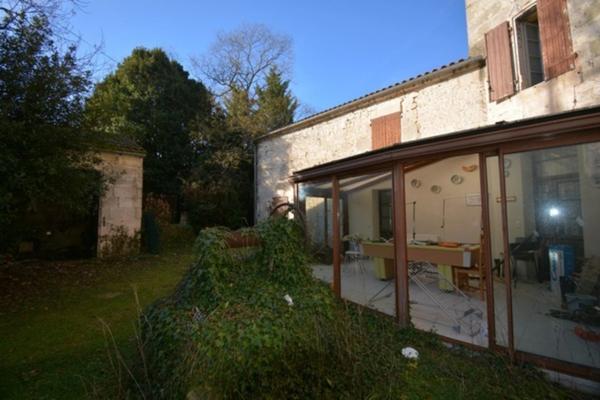 Maison à vendre 6 pièces HIERSAC (16) Rénovation à prévoir