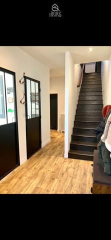 Maison
                                                                                                                                                                                                                                                                                                                        6 pièce(s)                                                                                                                                                                                                          3 chambre(s)                                                                                                                                                                                                          115  m²