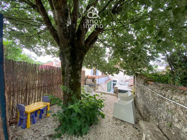 Maison
                                                                                                                                                                                                                                                                                                                        6 pièce(s)                                                                                                                                                                                                          3 chambre(s)                                                                                                                                                                                                          115  m²