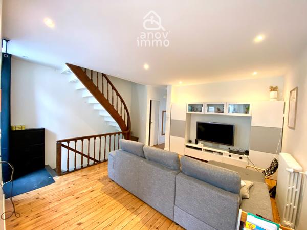 Maison
                                                                                                                                                                                                                                                                                                                        6 pièce(s)                                                                                                                                                                                                          3 chambre(s)                                                                                                                                                                                                          115  m²