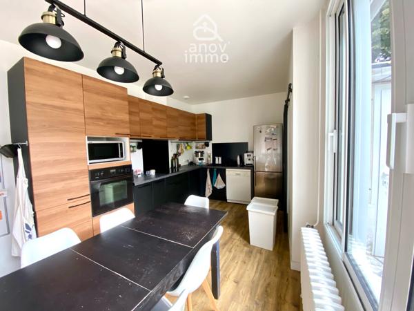 Maison
                                                                                                                                                                                                                                                                                                                        6 pièce(s)                                                                                                                                                                                                          3 chambre(s)                                                                                                                                                                                                          115  m²