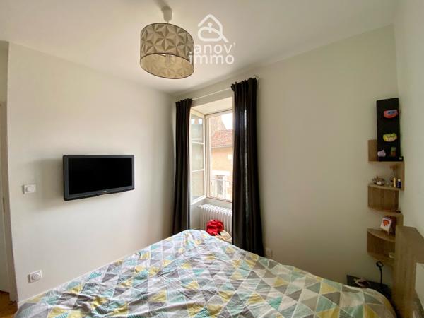 Maison
                                                                                                                                                                                                                                                                                                                        6 pièce(s)                                                                                                                                                                                                          3 chambre(s)                                                                                                                                                                                                          115  m²
