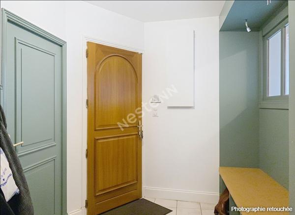 Maison en pierre sur le bourg de Sévrémoine