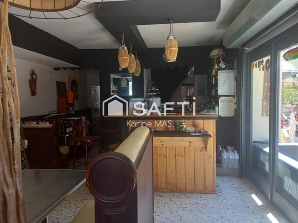 Local commercial avec terrasse et piscine