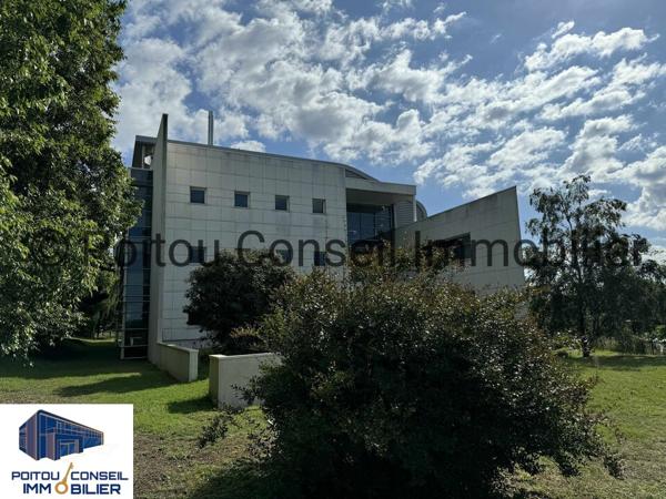 OPPORTUNITE A L’ACHAT BATIMENT TERTIAIRE 3885m2 FACILE D’ACCES AVEC TRES BELLE VISIBILITE