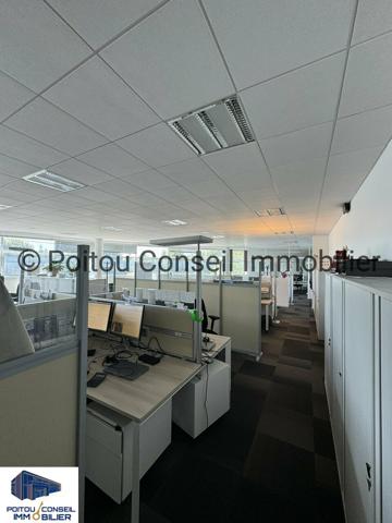 OPPORTUNITE A L’ACHAT BATIMENT TERTIAIRE 3885m2 FACILE D’ACCES AVEC TRES BELLE VISIBILITE